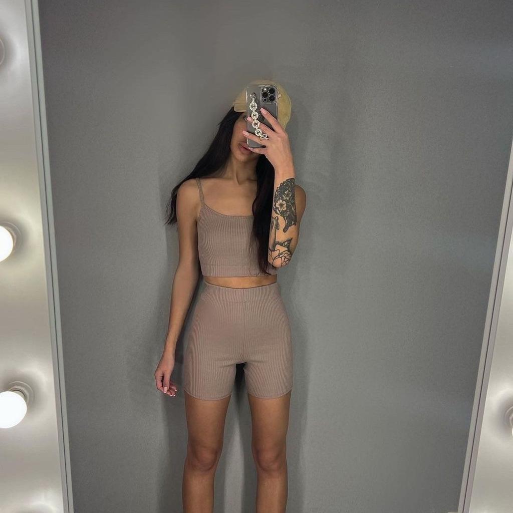 Новые сексуальные шорты с подтяжками, модный спортивный костюм из двух частей для йоги для женщин