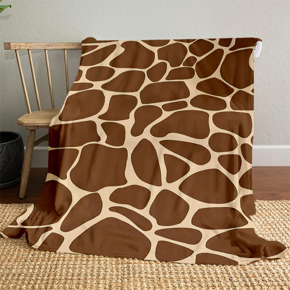 1PC Giraffe Print Animal Skin PatternOutdoor Flannel Blanket - Soft Plush Decor for Picnics, camping, Bedroom, Playroom, Office, or Lunch Break 1269A