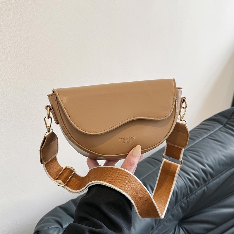 Crossbody Saddle Bag Ladies Portable Niche Design PU Leather Underarm Bag Flap Shoulder Bag Women's Small Purse And Handbags