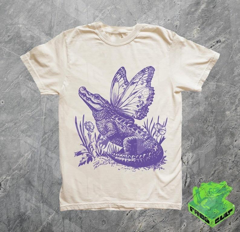 Office workers  Cotton T-shirt Butterfly Cat Vintage Retro 90s Cat Graphic Shirt, Cute Kitten Tee, Cottagecore
