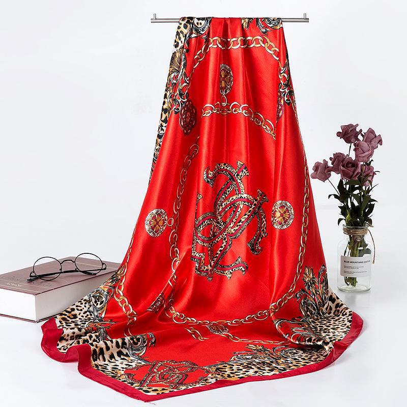 Корейский тренд 2024 года: большой шелковый квадратный шарф для женщин — универсальный аксессуар на весну и осень