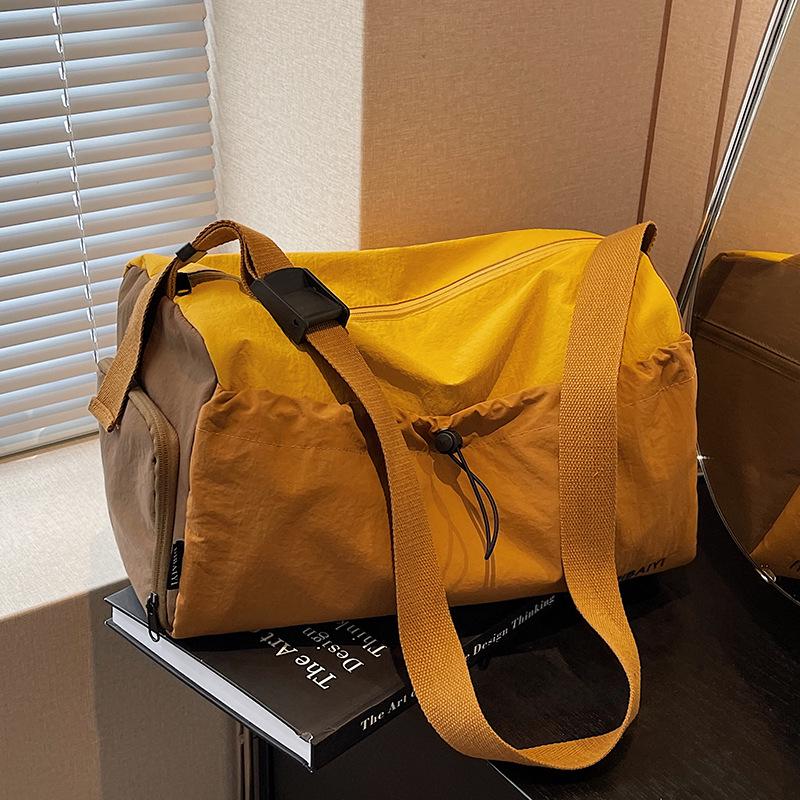 Женская легкая спортивная и дорожная сумка - Прочная, вместительная, с отделением для влажных/сухих вещей, идеально подходит для фитнеса и коротких поездок.