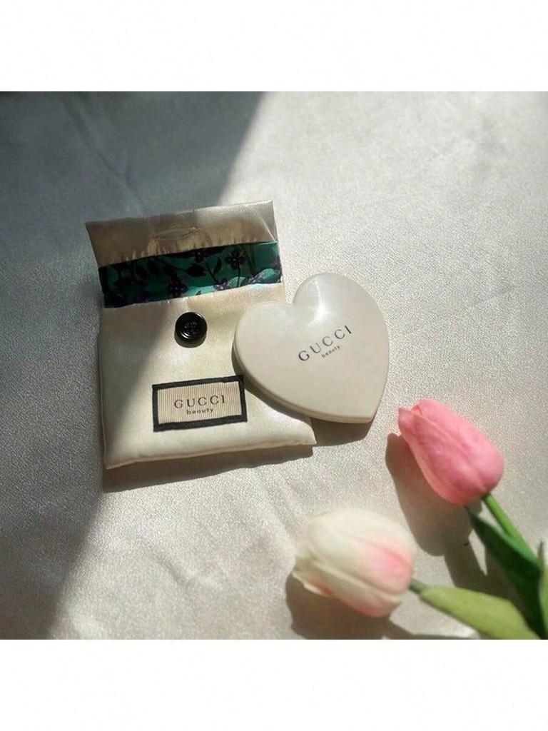 Gucci Набор: Зеркало в форме сердца с блестками и атласный мешочек