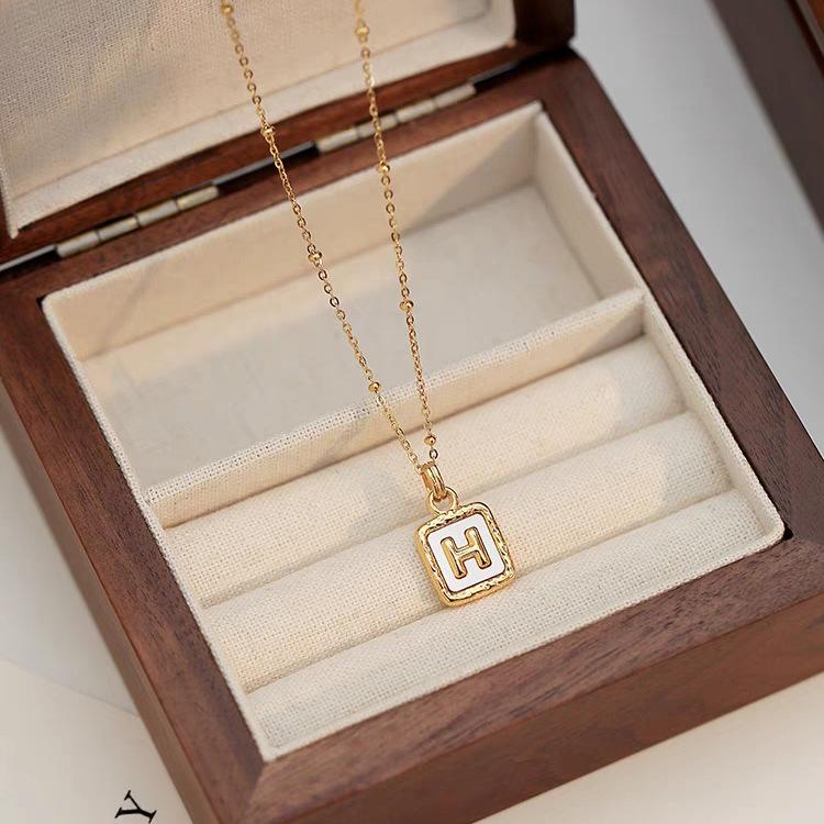 Light luxury inlaid letter H necklace women's personality fashion high sense collarbone chain tide