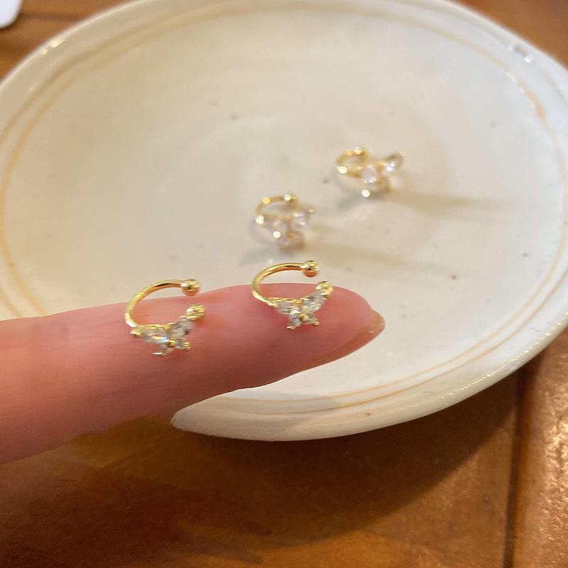Exquisite Zircon Butterfly Non-Pierced Ear Clips - Luxurious Niche Design for Women