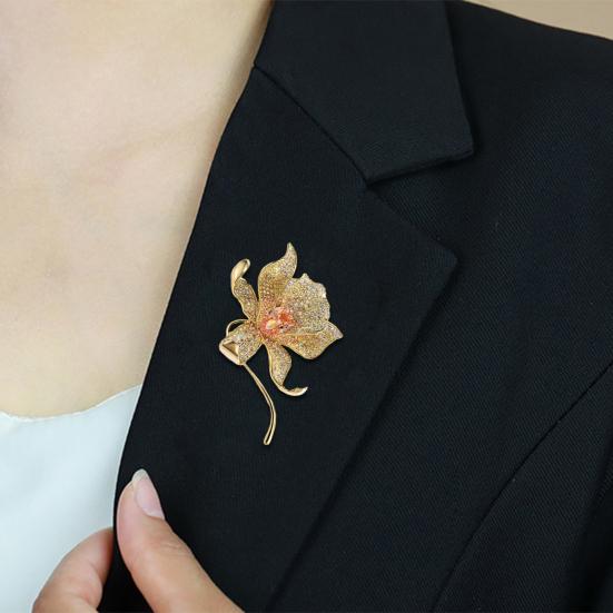 Stunning Flower Brooch Elegant Rhinestone Lapel Pins Mom And Wife Non-Allergenic Brooch For