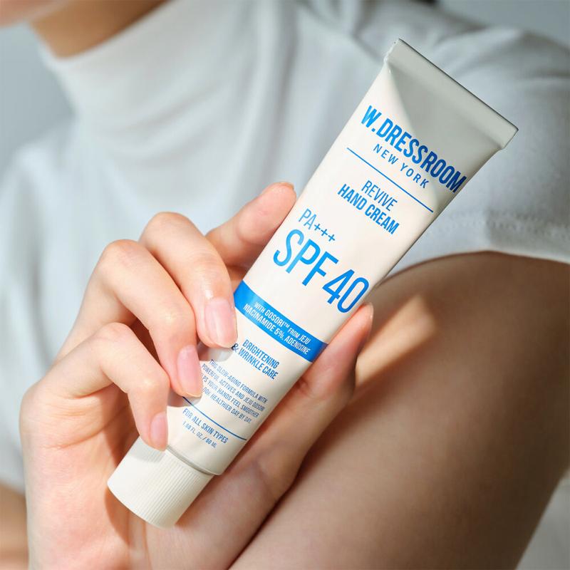 W.DRESSROOM Восстанавливающий крем для рук SPF 40 PA+++ 50 мл
