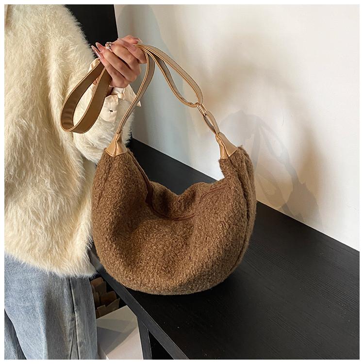 Ielgy Autumn Winter Big Bag Fashionable Popular One-Shoulder Large-Capacity Class Commuter Cross-Body Dumpling Bag
