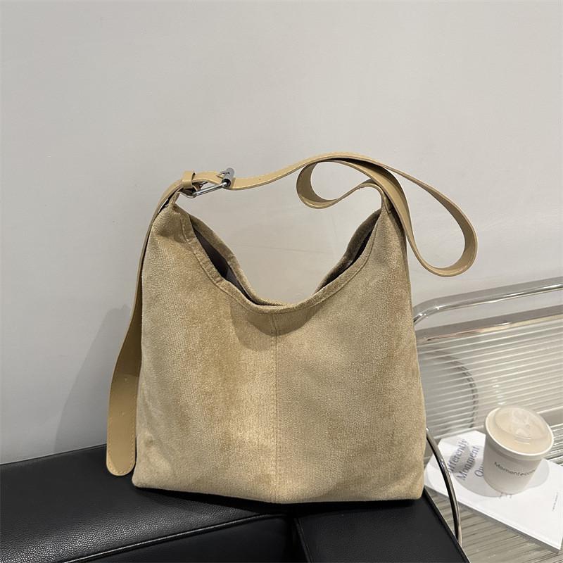 Fashion Solid Color Suede Shoulder Bag For Women With Magnetic Closure And Cell Phone Pocket
