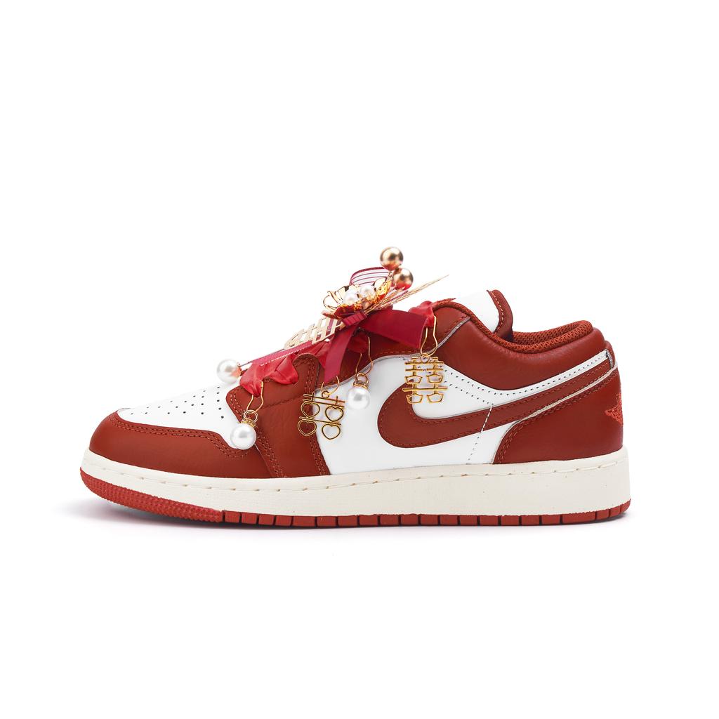 Jordan Air Jordan 1 Нескользящие Устойчивые к истиранию Низкие Скейтбордические кроссовки Женские Красные FJ3465-160(Team676-SBOX)