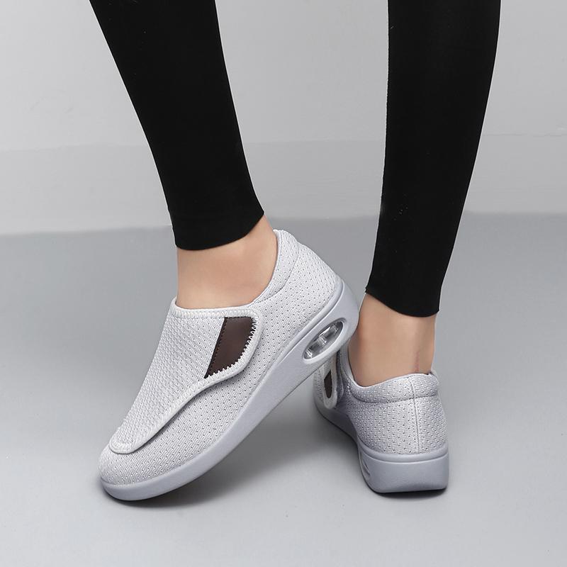 Женские кроссовки повседневные для улицы широкие легкие черные большого размера с воздушной подушкой ортопедические