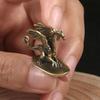 Hand-held Little Flying Dragon Ornaments Solid Brass Dragon Miniatures  Living Room