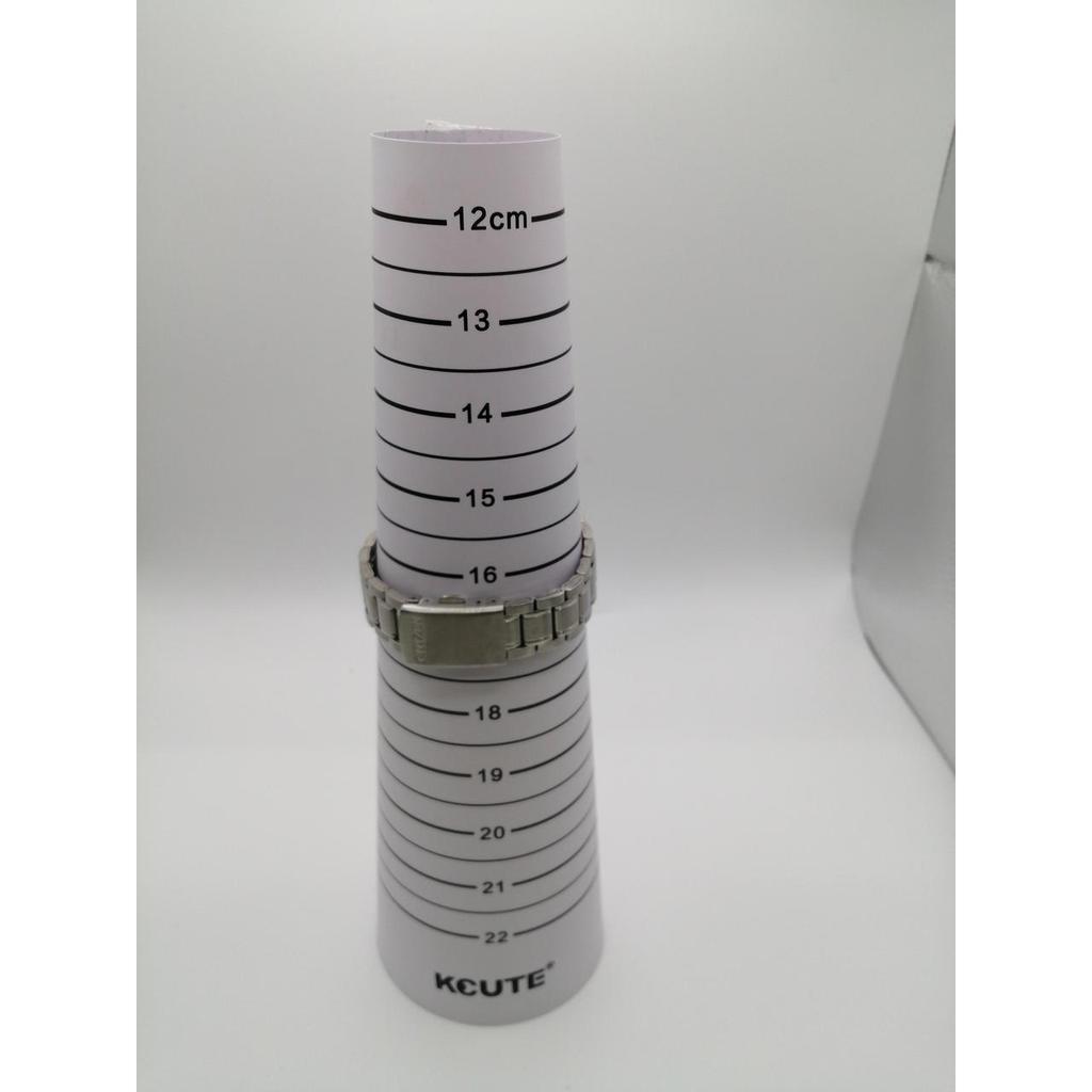 Б/у Кварцевые часы CITIZEN E111-S027161