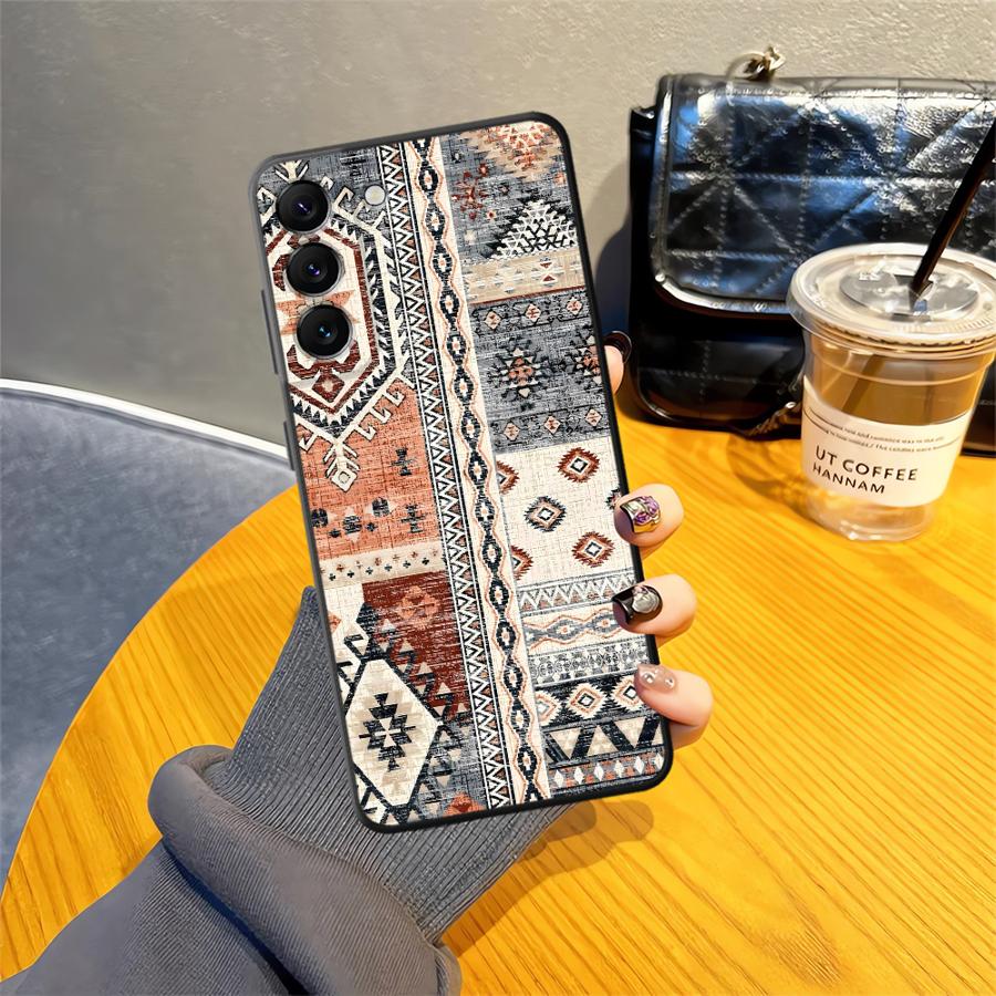 Чехол для Samsung Galaxy A41 A51 A73 A32 A25 A71 A23 A53 A24 A55 A35 A26 A72 A22 A52 A36 Черный Мягкая Накладка на Телефон Ретро Этнический