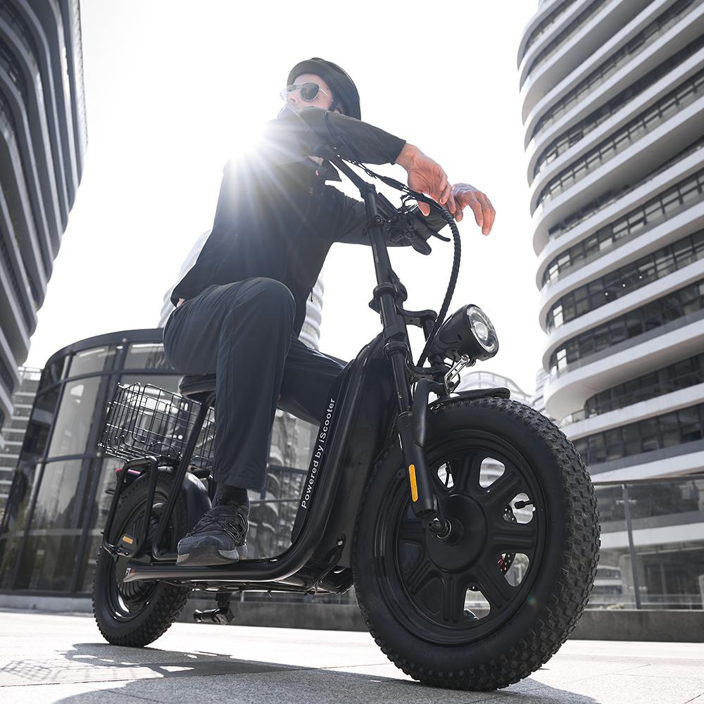 Электросамокат iScooter F7 1000W с 16-дюймовыми пневматическими шинами для снега, аккумулятором 48В/10,4Ач, максимальной скоростью 45 км/ч и запасом хода 64 км