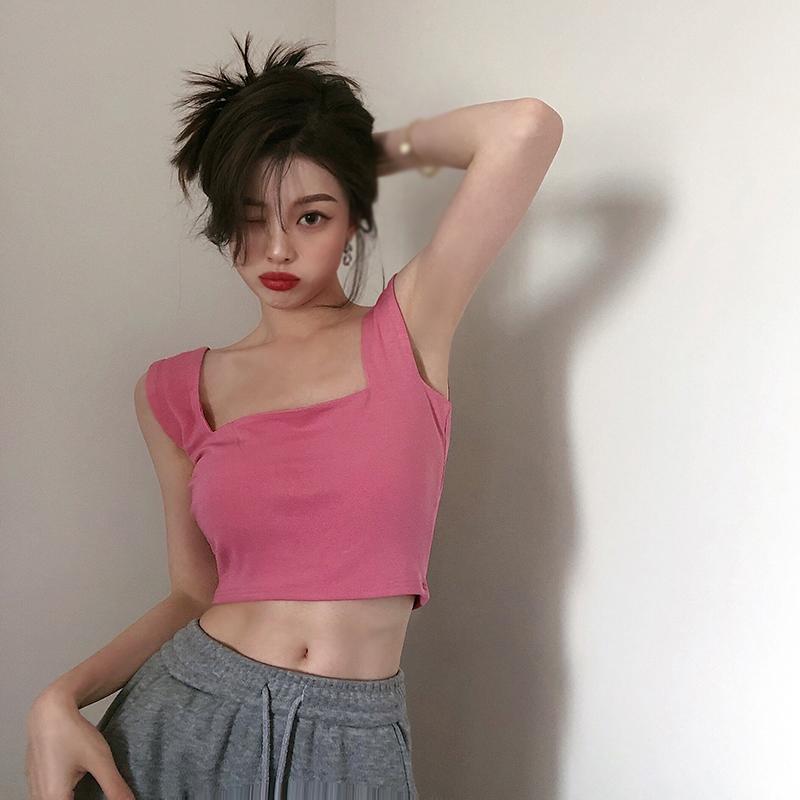 Женский укороченный жилет-топ однотонный с квадратным вырезом и нагрудной подкладкой