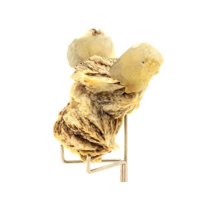 Calcite sur Baryte 376.7 carats