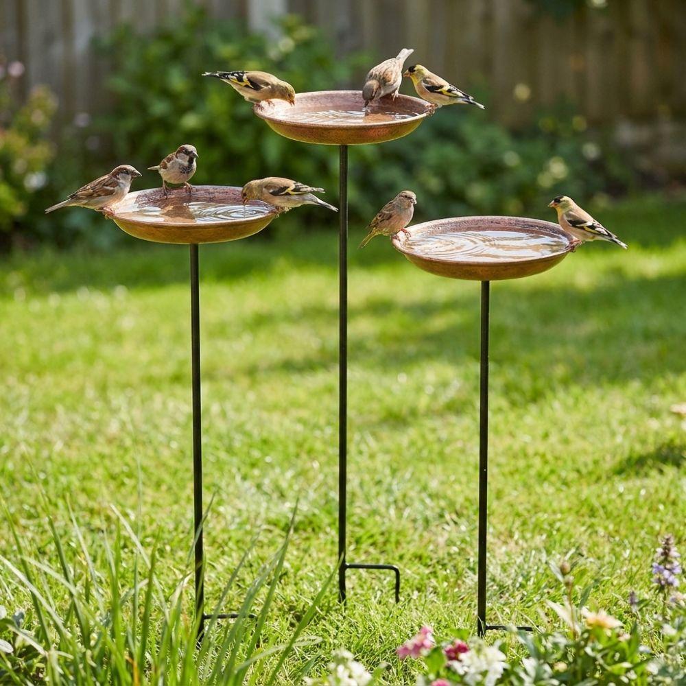 Large Capacity Bird Water Drinker Retro Style Outdoor Bird Bath Metal Bird Feeder Porch Decoration