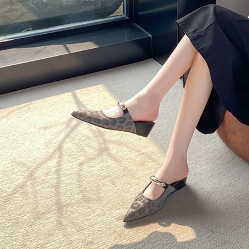 Мода 2025Мода Металлические Мюли на Низком Каблуке Обувь Клинья Тапочки Туфли Для Женщин Острый Носок Женские Клинья Тапочки Обувь Женские Слайды