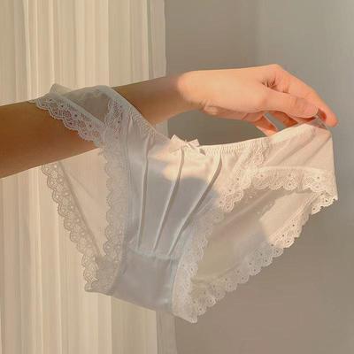 Элегантные белые бесшовные кружевные трусики из французского атласа Moonlight - женские, средней посадки, дышащие и сексуальные