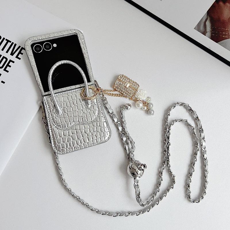 Чехол-кроссбоди с подвеской для Samsung Z Flip7 с текстурой аллигатора, противоударный