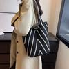 Large Capacity Triangle Wave Shoulder Bag Striped Pattern Open Tote Bag Knitted Underarm Bag Girls