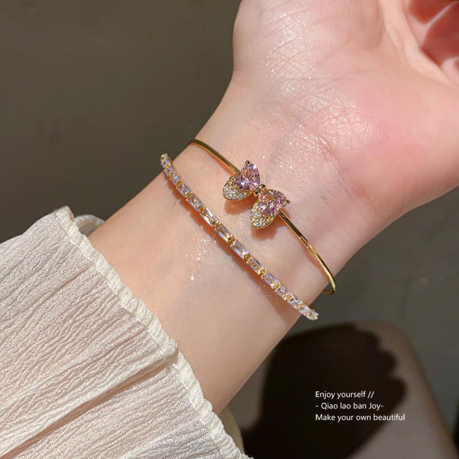 Elegant Gold And White Cubic Zirconia Butterfly Cuff For Daily Fashion
