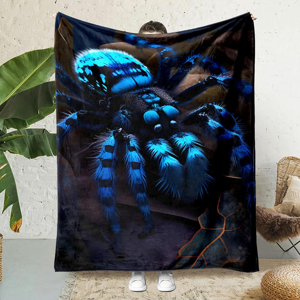 Blue Fluffy Wolf Spider Print Fleece Blanket: Soft, Warm, and Durable for All Seasons
