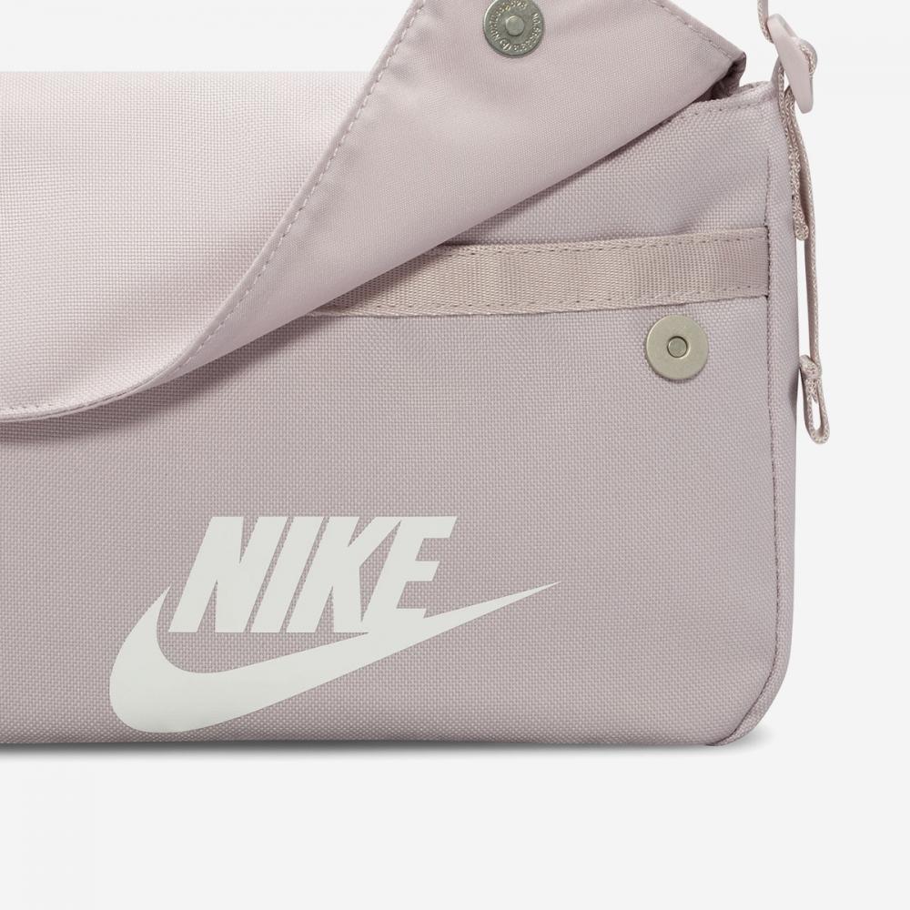 Nike Женские кроссовки Nike SportSwear Futura 365 cw9300 019