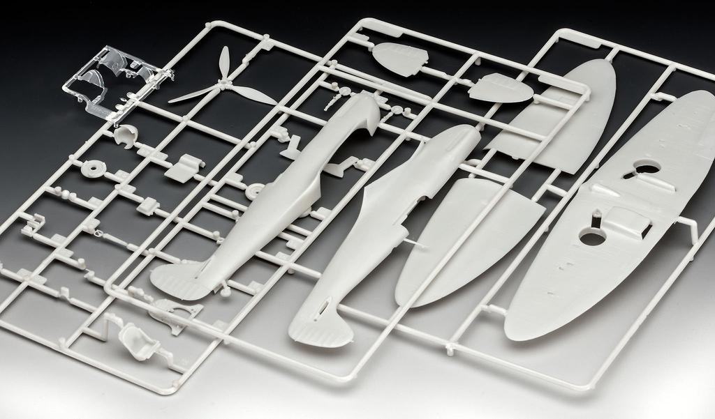 German Revell Spitfire Plastic Model 1/48 MK.II