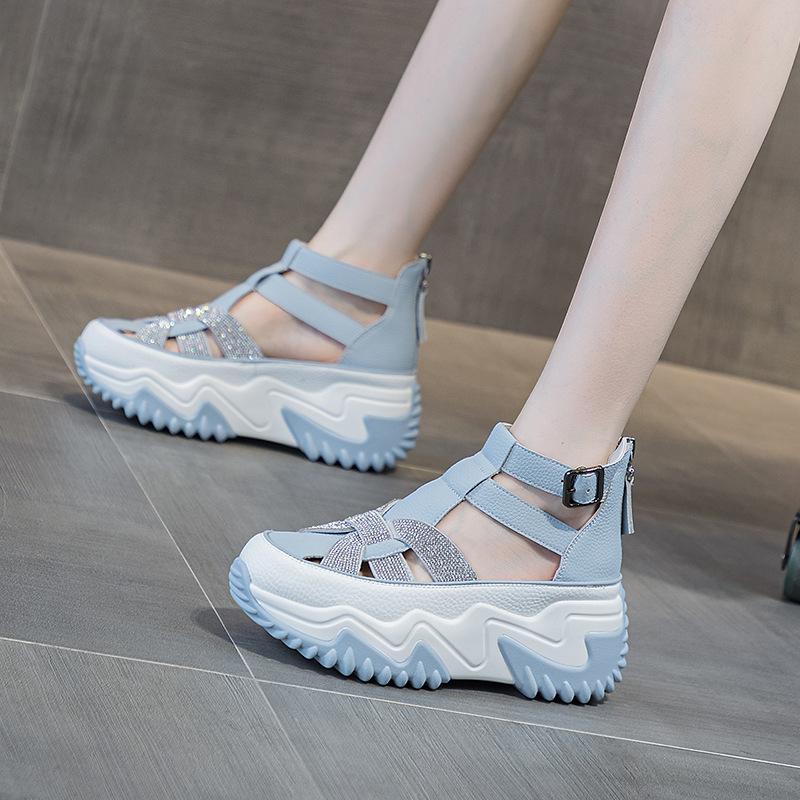 Универсальные сандалии с толстой подошвой, удобные, с вырезами, 2024, новые, модные, мягкие, клейкие, простые, дышащие, летние, повседневные туфли