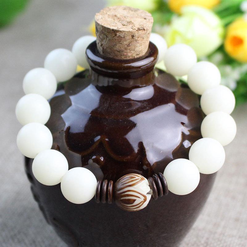 Браслет из белого нефрита с бусиной-семечком бодхи и лотосом - Унисекс, Маленький ювелирный подарок