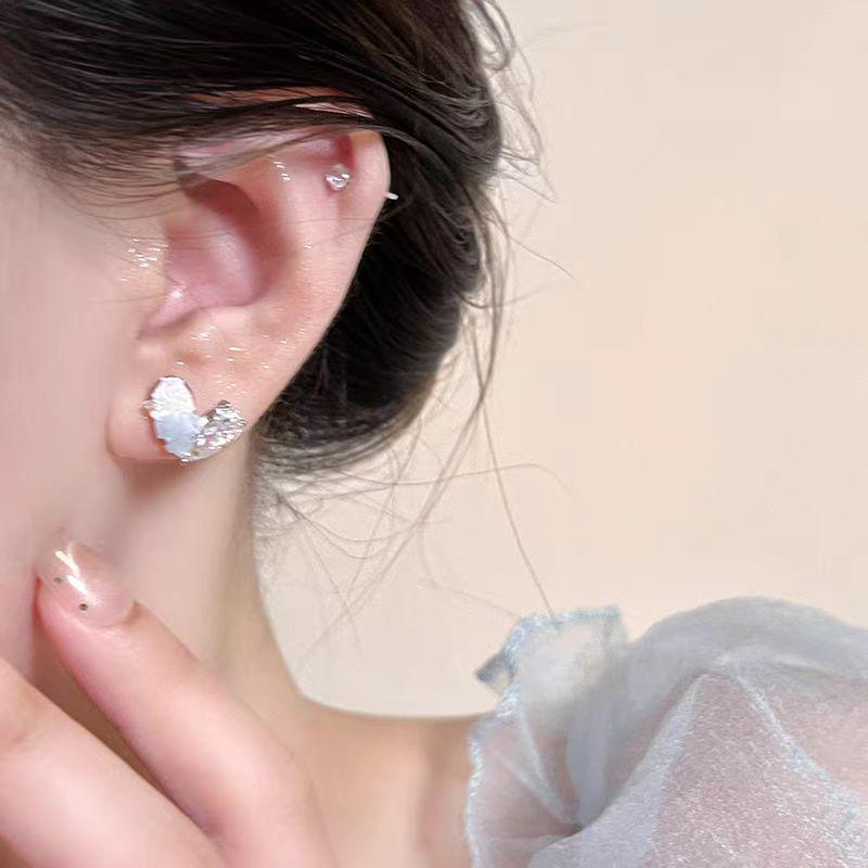 Серьги-сердечки из кристального синего льда для женщин: Элегантные, шикарные и изысканные ювелирные изделия