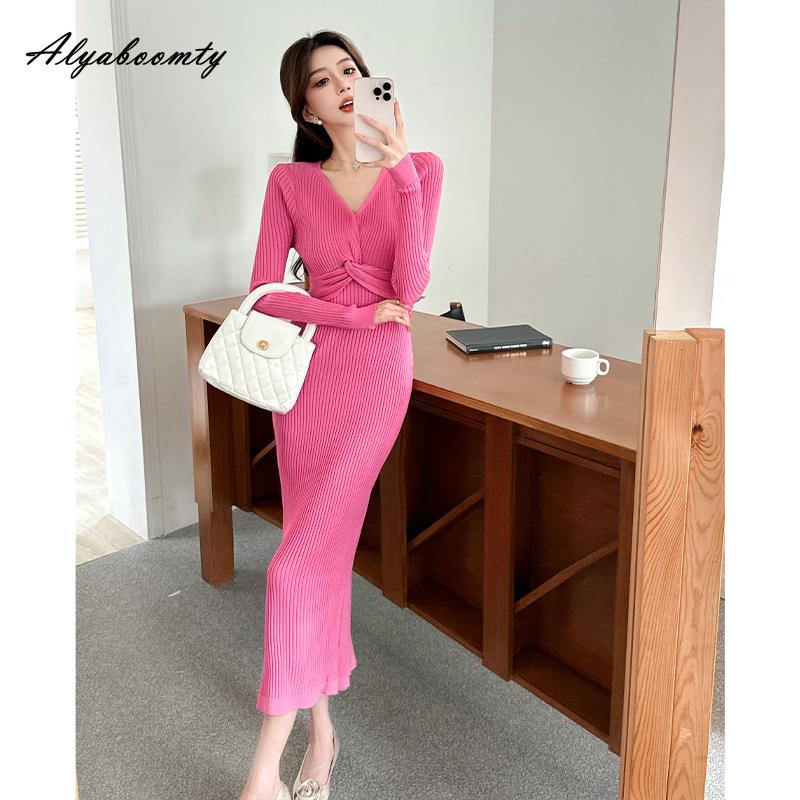 Платье-свитер миди во французском стиле осень-зима с V-образным вырезом бежевого, розового, красного, цвета хаки, трикотажное платье, элегантное женственное трикотажное платье с разрезом