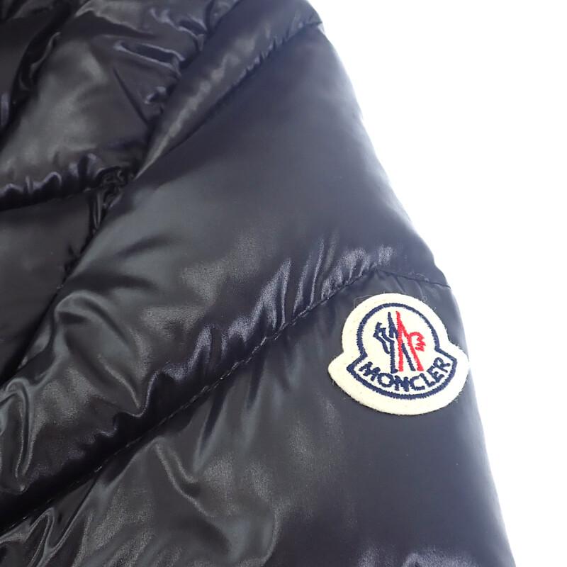 Moncler H20931C00069_C0065 Пуховик черный Нейлон Женский