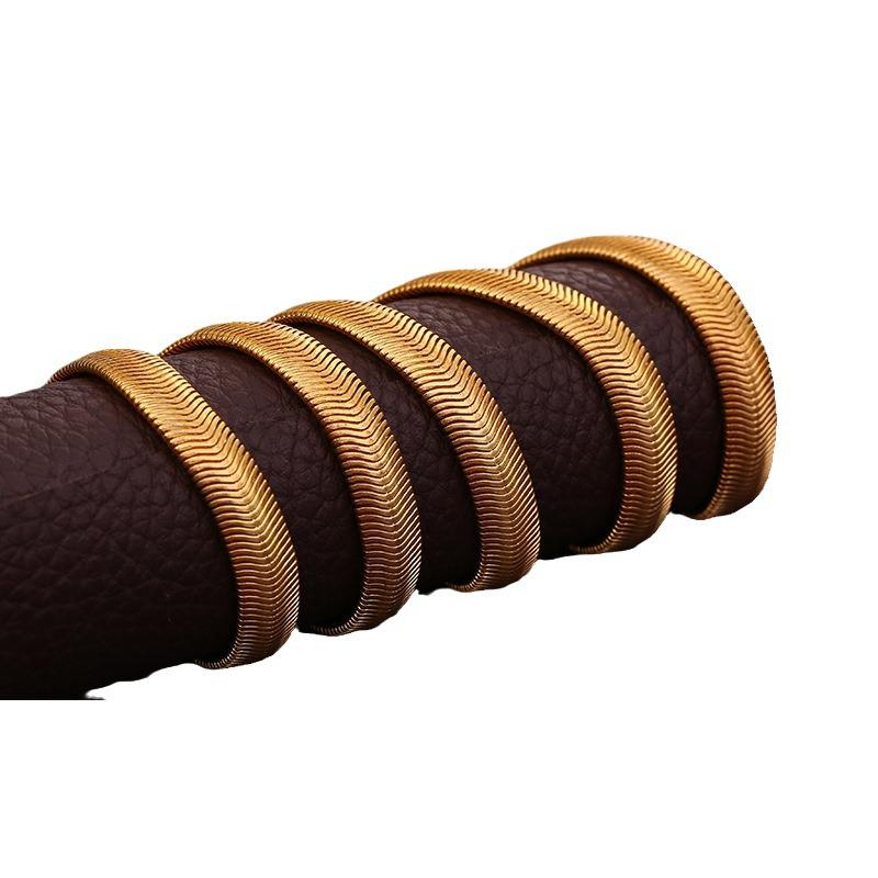 Мужская цепочка TEMU Змеиная кость 18 карат золота - Европейская и американская мода, плоская цепочка 6 мм, популярный стиль