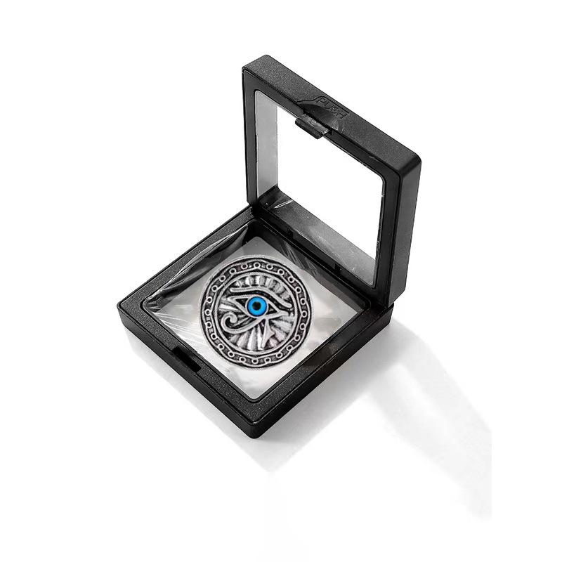 Retro Egyptian Eye of Horus Brooch Niche Blue Eyes Round Card Coat Corsage Jewelry Gift