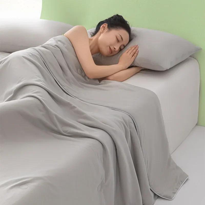 Лето - Прохладное одеяло из ледяного шелка для кондиционированного воздуха: Ультратонкий, машинная стирка, постельный набор, идеально подходящий для общежитий и домашнего использования