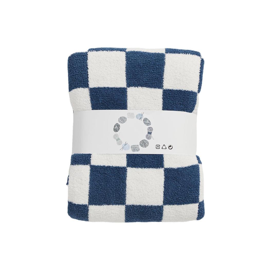 Вязаный плед из бархата в крупную клетку в стиле ретро