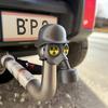 Крышка сцепного устройства с 3D-печатным стальным шлемом и противогазом. Крышка шара сцепного устройства. Предотвращает ржавление приемной трубы.