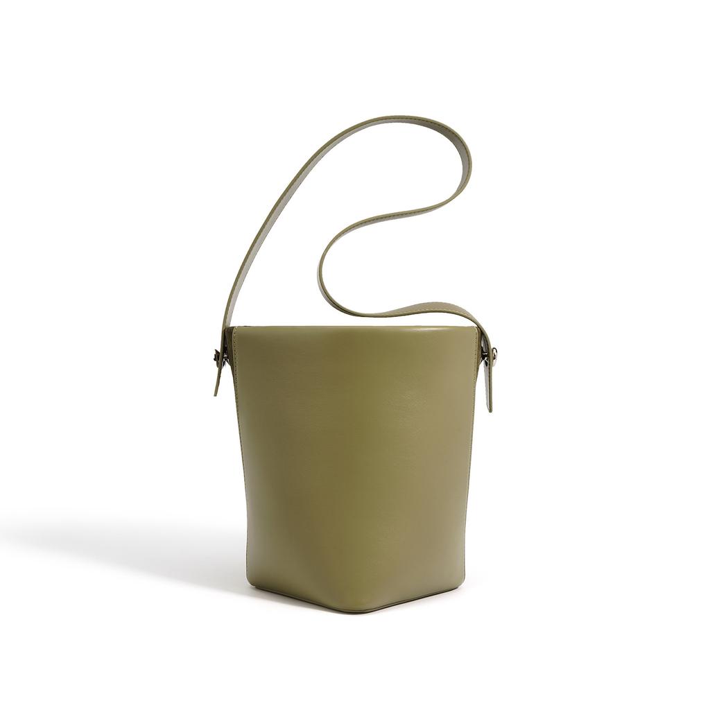 Мягкая кожаная сумка-ведро Весна и лето Нишевая Универсальная Минималистичная Сумка-подмышка на плечо для通勤 Женская