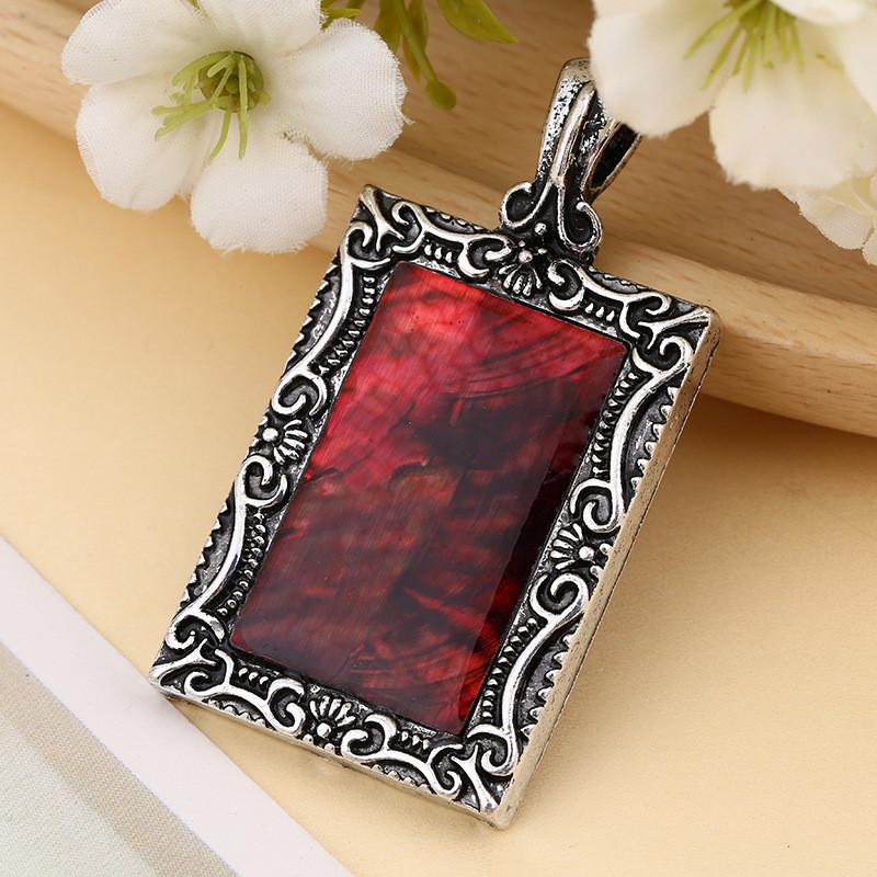 Shell Pendant Necklace With Geometric Embedding For Fashion Jewelry Crafts