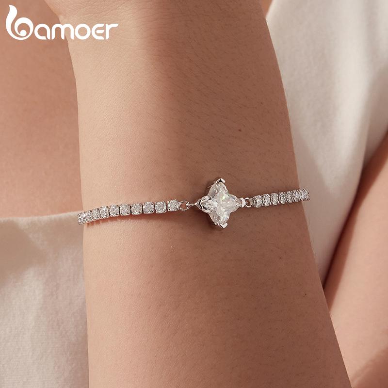 BAMOER 2CT Four-Leaf Clover Moissanite Bracelet 925 Sterling Silver Adjustable Wrist Link Lucky Chain for Women