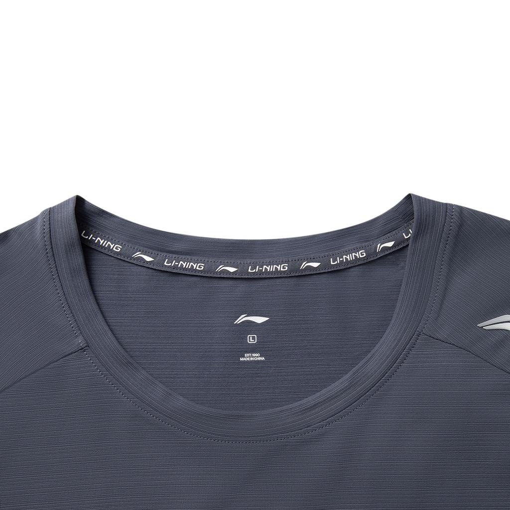 Li-Ning Серия Фитнес Простая однотонная футболка с круглым вырезом и короткими рукавами Мужские топы Темно-теневой-синий ATSV395-5