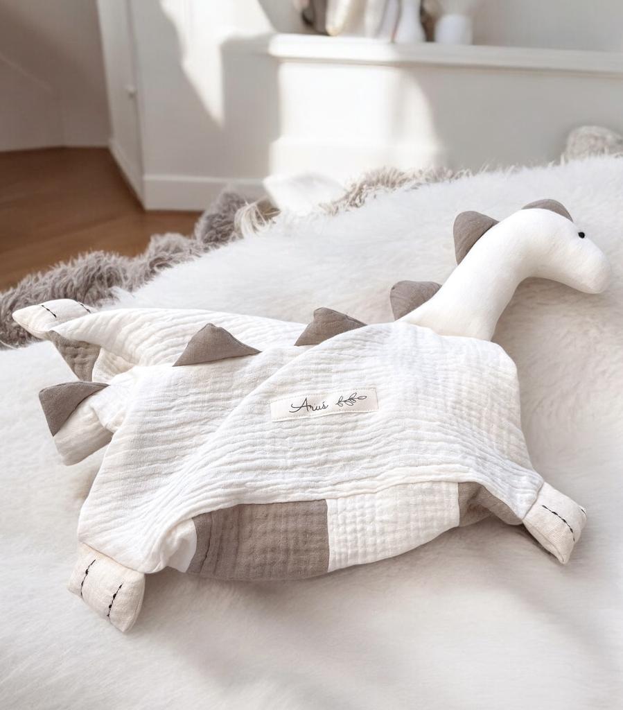 HANDMADE DINUŚ MUSLIN CUDDLY TOY (latte)