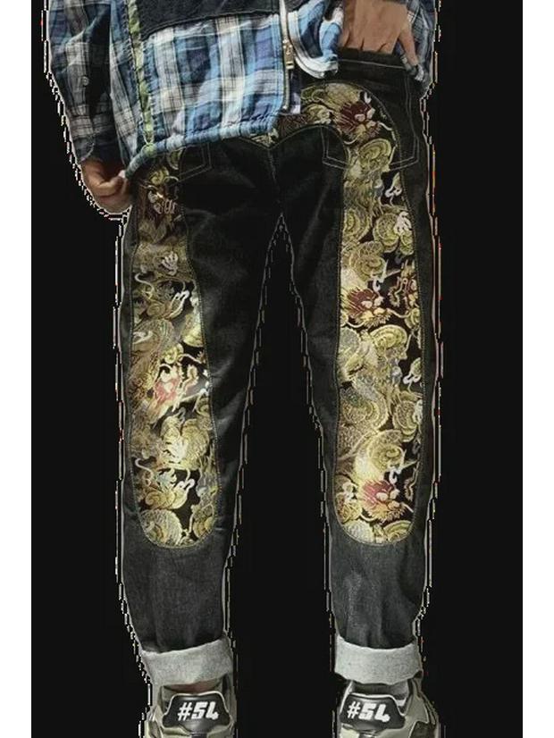 Мужские узкие прямые джинсы с большой вышивкой «М» — свободный, повседневный, в стиле National Trend