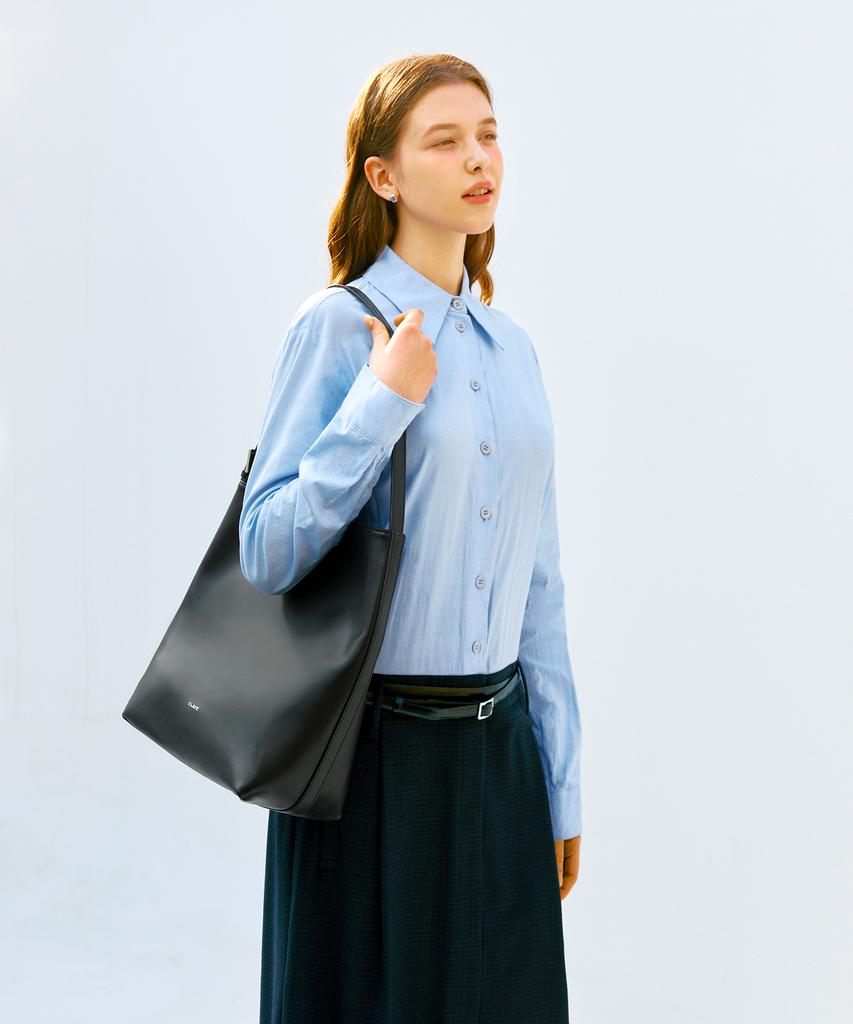 Clave Lily Black Tote Bag