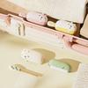 Липкий ролик для сбора ворса со встроенным контейнером Дизайн с мультяшным котом Без повреждений Удаляет шерсть животных, ворс, катышки Многоразовый инструмент для чистки