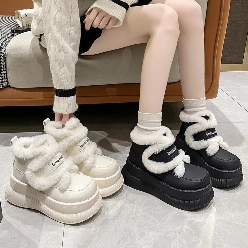 Модные женские зимние теплые плюшевые зимние сапоги, новинка 2024 года, толстые меховые высокие ботильоны на платформе, нескользящие 8-сантиметровые танкетки, кожаные массивные кроссовки