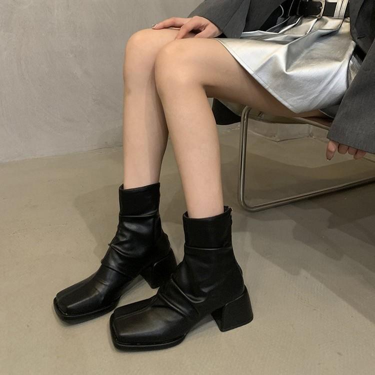 Ботинки на высоком каблуке женские тонкие ботинки Martin 2024 новые квадратные ботинки популярные в этом году короткие ботинки Chelsea